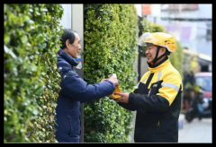 <b>2026年全国五一劳动章获得者红颜军：城市奔驰者</b>